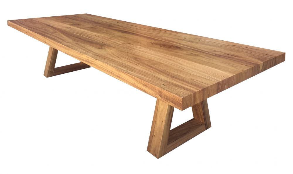 Table chêne massif pieds Triangle - Moderne et Design